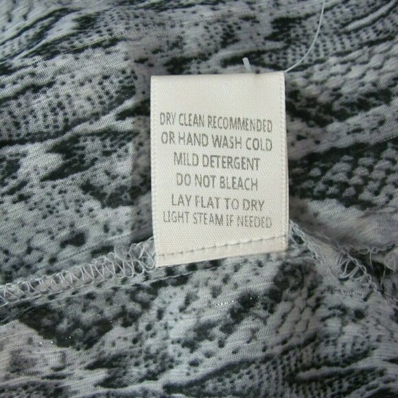 Women’s Love Stitch Blouse Button Down Size Large Grey Snakeskin Print NWT - Picture 9 of 12